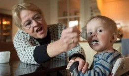 萌娃爆料父母尴尬事情视频,视频走红网络引网友热议